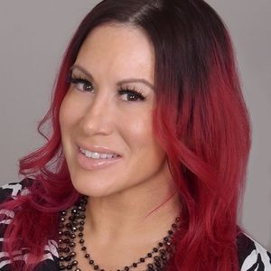 Meet your Posher, Alicia